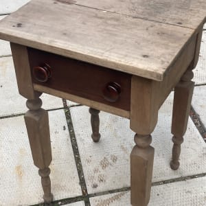 Primitive early single drawer stand 