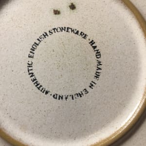 English stoneware dinner plate(s) 