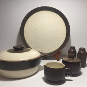 Large English pottery stoneware 12" platter 
