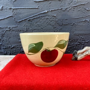 Watt bowl with apple 