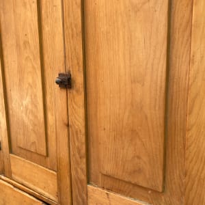 Early 19th century pine wall cabinet 