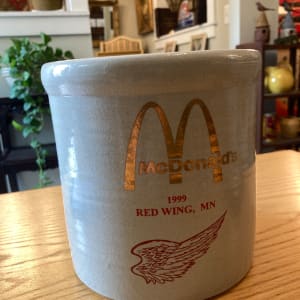 Collector Red Wing 1999 crock 