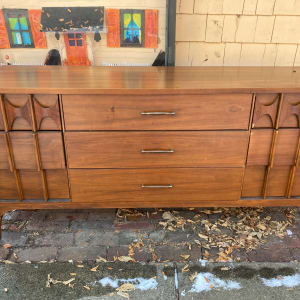 Kent Coffey 9 drawer dresser 