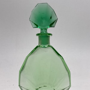 Green glass Art Deco Perfume bottle with stopper 