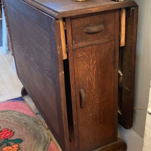 Oak drop leaf with storage 