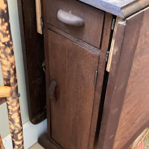 Oak drop leaf with storage 