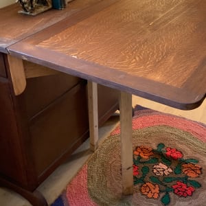 Oak drop leaf with storage 