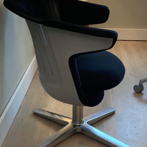 i2i twist swivel chair by Steelcase 