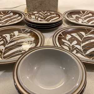 set of 4 Japanese Tenmoku luncheon plates by Independence 