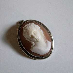 Cameo by Camexco