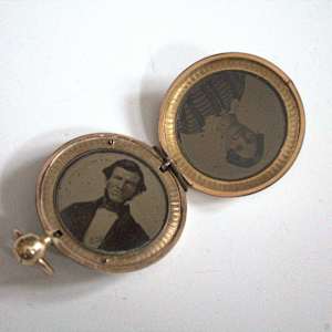 Locket by Unknown, United States 