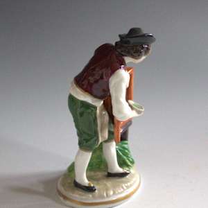 Figurine by Sitzendorfer Porzellanmanufaktur, Image 3.