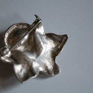 Brooch by Unknown, United States 