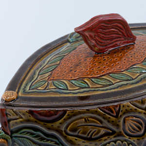25009 Diamond Sculptural Lidded Vessel by Sandy Miller  Image: BACK - Lid detail from side