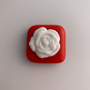 Magnet - Flower by Shayna Heller, Image 1.