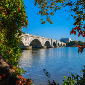 Memorial Bridge / Lincoln Monument in Autumn