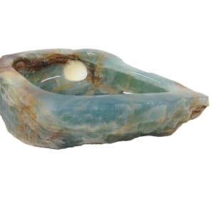 PEAR SHAPED ONYX CENTERPIECE WITH WHITE by Robin Antar 