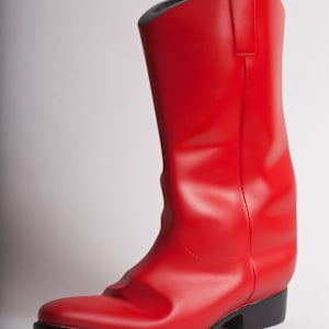 riding boot reproduction / red- 29/200 by Robin Antar, Image 4.
