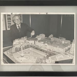 Robert Venturi with model of his design for the proposed extension for the National Gallery by Srdja Djukanovic