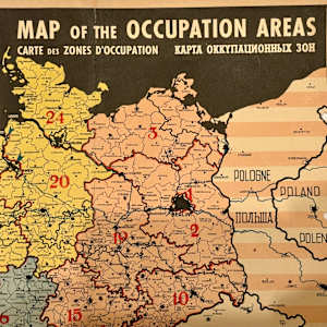Map (Atlanta Karte der Besatzungs-Zonen) by Johannes Sünnecke, Karl Schilling 