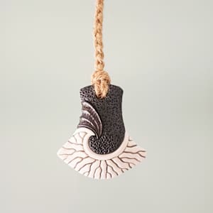 Hammerhead XL VIII (small) by Jo Richards Hooker Artist, Image 2.