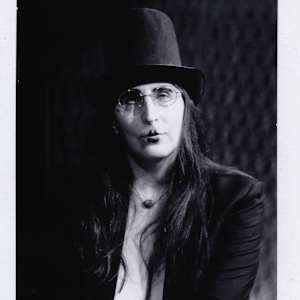 Ladies & Gentlemen, President of the United States Shelley Marlow by Gail Thacker