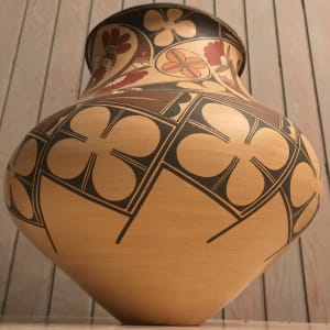 Santa Clara Jar by Lois Gutierrez de la Cruz tan w/ polychrome floral pattern 1986 