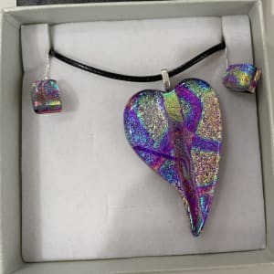 Vibrant Pink heart pendant set by Inez Jenkins