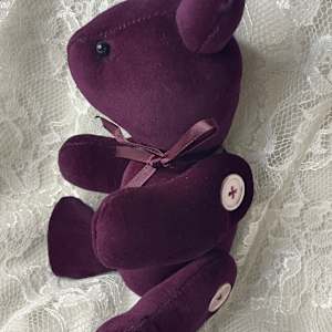 Velveteen Sachet Bear, Medium, Royal Red by Susan Detroy 