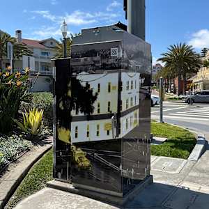 Art Outside the Box Take 2: Avenida del Sol & Orange Avenue by Sophia Hodges, Rebekka Siqueiros  Image: Moving the Oxford Hotel to the grounds of the Hotel Del Coronado. 1983. Coronado Historical Association Collection. Rights reserved.