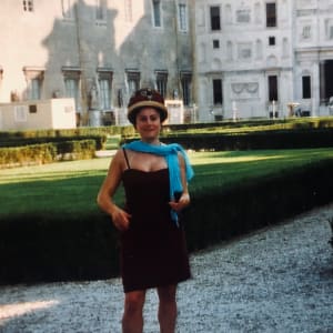 Autobiographic Pictures by Renee Fabbiocchi  Image: 1993, Rome - My love for Rome "compelled" me to visit it every month or two. My ritual walks included the Parco degli Aranci, with the Rose Garden as well as the Via Appia Antica. I often sought refuge at Villa Medici as well, where I would recall my past lives. I thought I had lived in this place before and felt at ease walking through the gardens and dancing among the statues. What an inexplicable feeling! I dedicated a large work titled "Après Villa Medici" to this sacred place. The artwork tells of a dream in which, after a concert, I found myself a victim of my family, who wanted to strangle me. In those very gardens, I dreamed that a special star, moving between the masculine and the feminine, came to save me. It reassured me by saying that I did not belong to my biological family, but rather to the stellar one. As fate would have it, the morning after that dream, Mario Schifano sent me two large canvases upon which this vision of mine materialized.

1993, Roma - Il mio Amore per Roma mi "costringeva" ogni mese o due a visitarla. Le mie rituali passeggiate comprendevano il Parco degli Aranci, con il Giardino delle Rose, la Via Appia Antica. Molto spesso mi rifugiavo anche a Villa Medici dove rievocavo le mie vite passate. Pensavo di aver vissuto in questa struttura e mi sentivo a mio agio passeggiando tra i giardini e danzando tra le statue. Che sensazione inspiegabile! Ho dedicato una grande opera dal titolo "Après Villa Medici" a questo luogo per me sacro. L'opera racconta di un sogno nel quale dopo un concerto mi ritrovai vittima della mia famiglia che voleva strangolarmi. Proprio in quei giardini sognai che venisse a salvarmi una stella speciale che si muoveva tra il maschile ed il femminile rassicurandomi in quanto non appartenevo alla mia famiglia biologica, ma sì a quella stellare. Il destino volle che la mattina dopo quel sogno Mario Schifano mi inviò due tele grandi sulle quali si materializzò questa mia visione. 