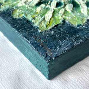 Green Mandala by Shirley Williams  Image: Side profile and detail of GREEN MANDALA