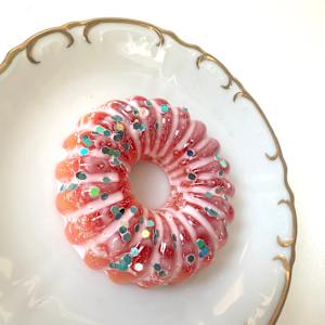 Cake #11 by Shiri Phillips 