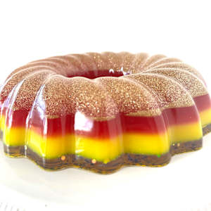 Large Bundt 2 by Shiri Phillips 