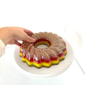 Large Bundt 2 by Shiri Phillips 