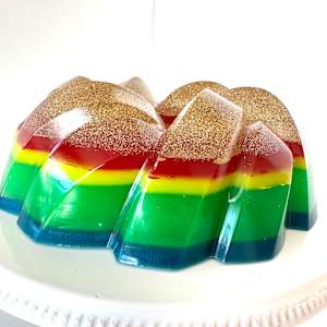 Large Bundt 3 by Shiri Phillips 