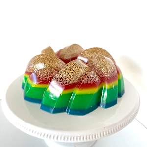 Large Bundt 3 by Shiri Phillips 