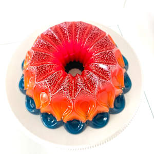 Large Bundt 7 by Shiri Phillips 