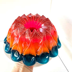 Large Bundt 7 by Shiri Phillips 