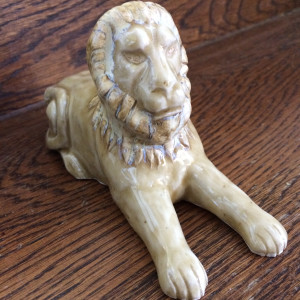 Leonard the lying lion by Nell Eakin 