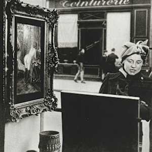 Un Regard Oblique 1948 by Robert Doisneau 