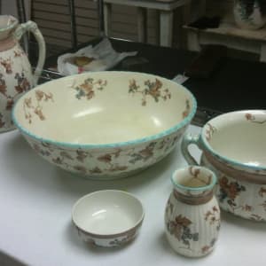 Wash Set with Bordeaux Pattern by Rideways