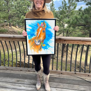 Oooh, Here She Comes by Lynn Shield  Image: Artist with painting