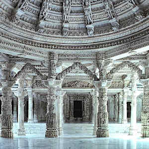 Vimala Vasahi, Interior hall with Carved Pillars and Ceiling by Luna Vasahi, Mount Abu, Rajasthan
