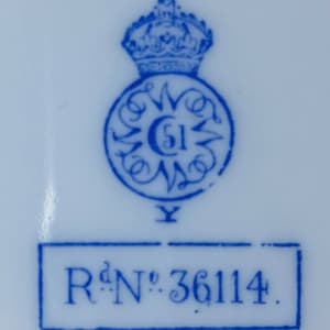 Unnamed (Daisies) by Worcester Royal Porcelain Co. 