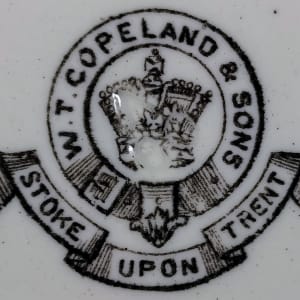 2/1387 (Daisy & Grass) by W. T. Copeland & Sons  Image: Maker's Mark
