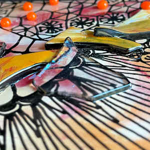 Honesty by Anne Burtt  Image: Honesty Close Up