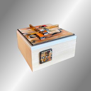 Strata by Anne Burtt  Image: Strata Side