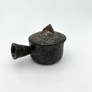 Teapot by Rumiko "Rumi"  Tsuda Estate, Image 2.