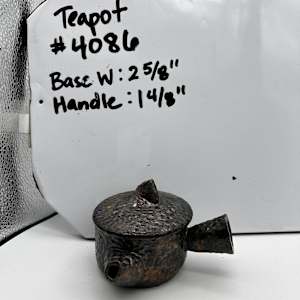 Teapot by Rumiko "Rumi"  Tsuda Estate, Image 4.